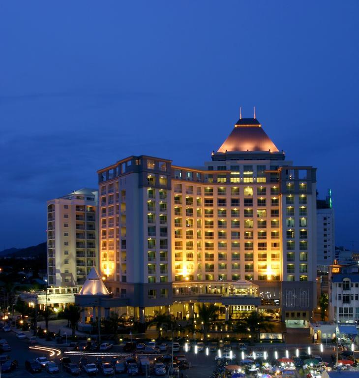 Cape Racha Hotel Си Рача Екстериор снимка